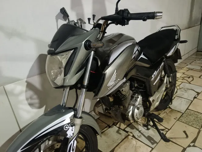 Fan 160 Vendo ou troco por carro