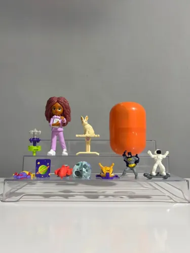 Kinder Joy - Batman, veterinária e astronautas