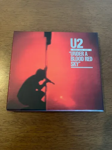 U2 - Under A Blood Red Sky - Cd e Dvd