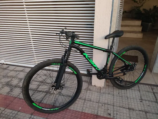 Bicicleta aro 29 semi nova