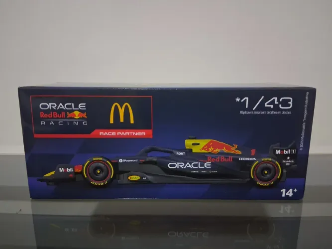 Miniatura F1 Bburago Mc Donald's Redbull #1 Max Verstappen - Escala 1/43