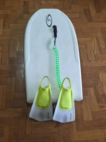 Bodyboard genesis profissional + strep + pe de pato