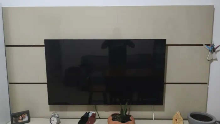 Painel + rack e aparador de madeira maciça e laqueados