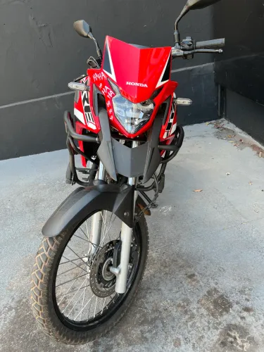 XRE 300 2023