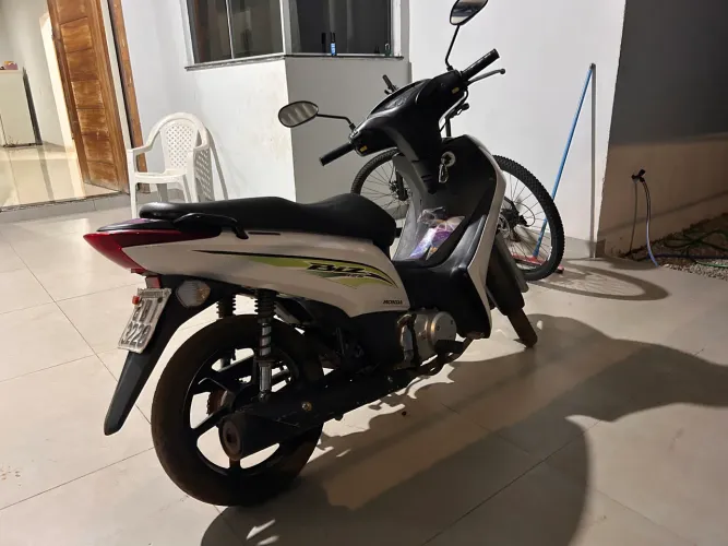 Vendo Honda biz 125 ex