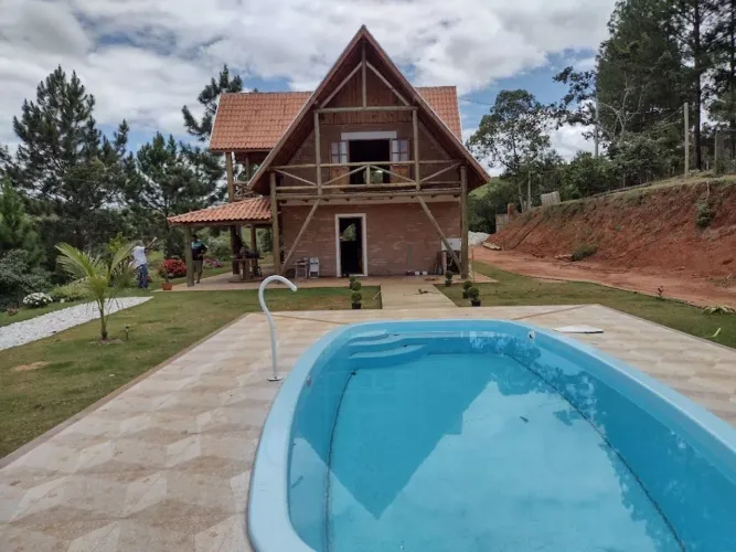 Sítio com 8,5 Hectares e cachoeira em Lagoinha/SP.