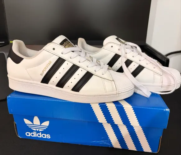 Tênis Adidas Superstar