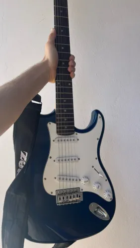 Guitarra Condor RX-10 STRATOCASTER