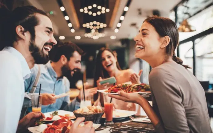 BARES, LANCHONETES E RESTAURANTES