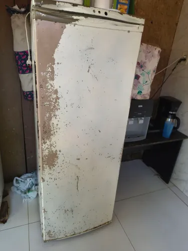 Geladeira quebra galho