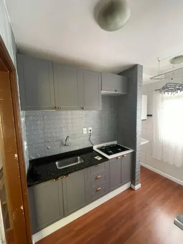Apto no Polvilho: 2 Dorms, Cozinha Planejada e Vaga Coberta - Res. Vista Verde - R$ 1.800