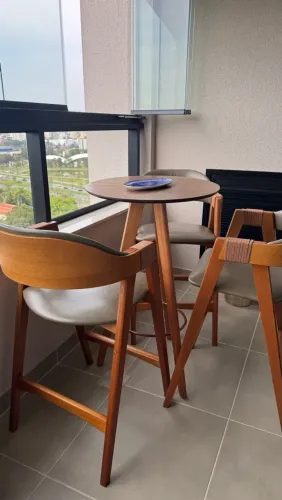 Bistrô com cadeiras (conjunto)