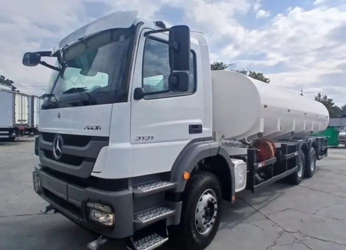 MB 3131 ano 2022, 6x4, com Tanque Pipa de 20.000 litros completo, em SP