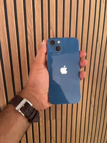 iPhone 13 impecável