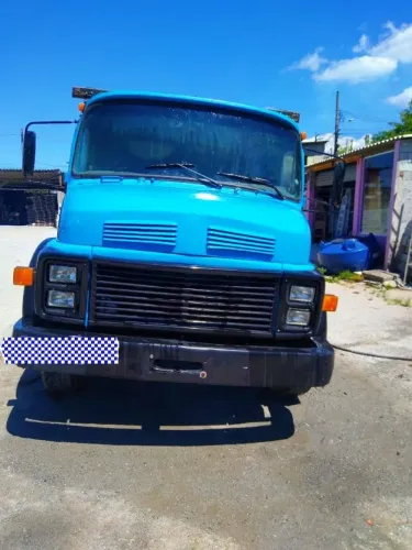 Vendo Mercedes 1113 1973