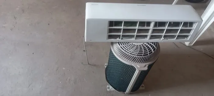 Vendo instalado ar-condicionado inverter de 9 btus