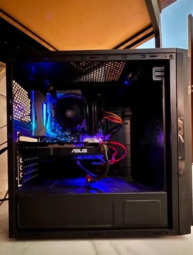 PC Gamer Ryzen 5 5600X RX 580 8GB 24GB RAM HyperX SSD 700GB