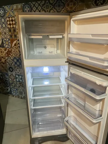 Geladeira Eletrolux frost free inox