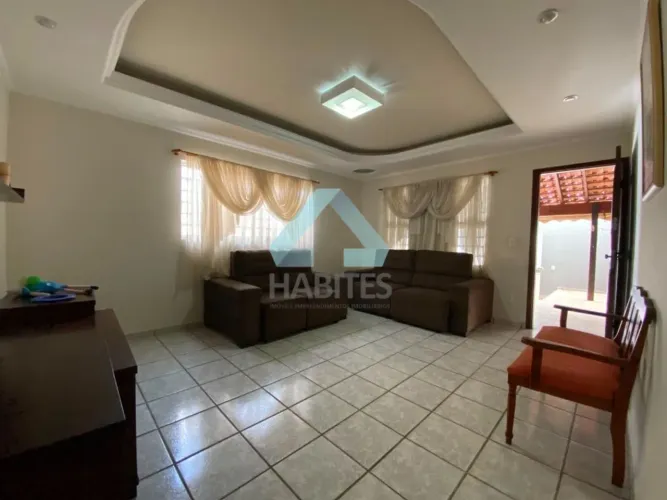 *Excelente Oportunidade! Casa Ampla com 3 Dormitórios (1 Suíte)  Vila Cidade Jardim Próxim