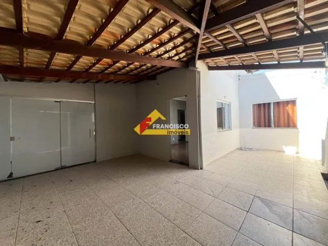 Casa para aluguel, 3 quartos, 1 suíte, 1 vaga, Padre Eustáquio - Divinópolis/MG