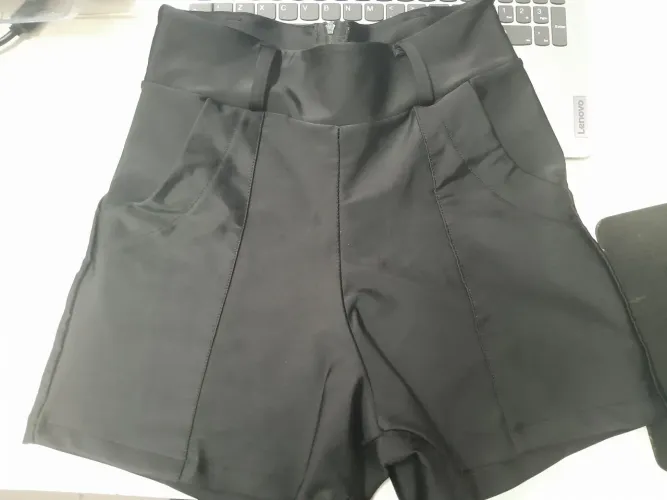 Short cirrê c/ lycra veste 42