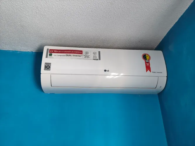 Ar condicionado inverter 12.000 BTUs 110/127v LG seminovo