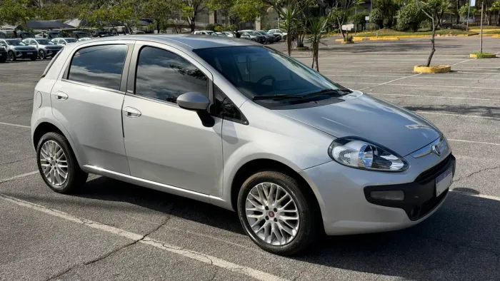 Fiat Punto Essence 1.6 Flex 16V 5P 2014