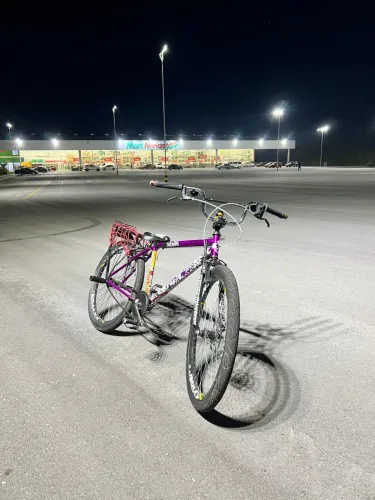BICICLETA Montadinha Estilo BH