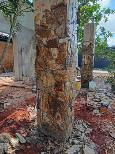 Revestimento em Pedra Natural | Fachadas, Muros e Áreas Internas