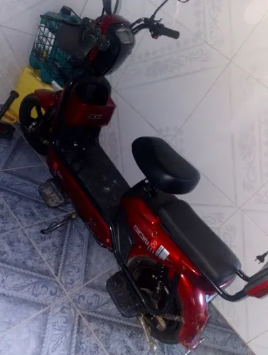 Vende-se uma bicicleta elétrica