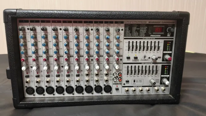 Mesa de som Behringer PMX 2000 - Kit Completo