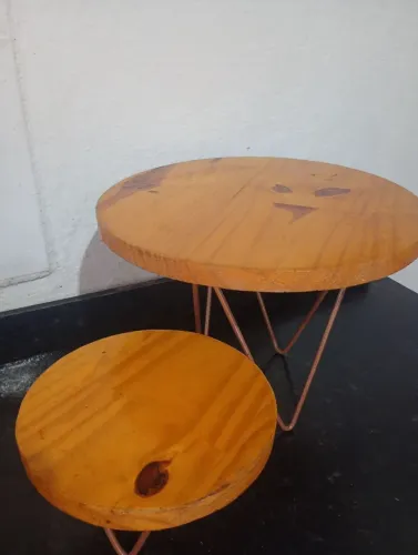 2 mesinhas redondas
