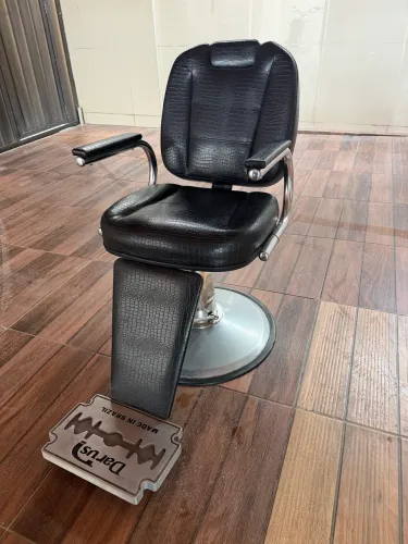 Vendo cadeira para salão e barbeiro