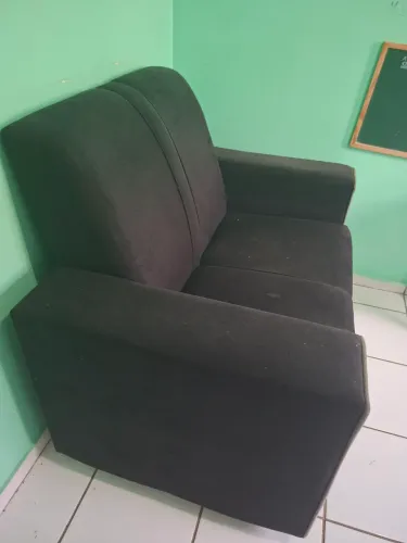 Sofá 2 Lugares Preto - Confortável e Bem Conservado - R$ 350