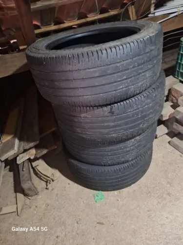Pneus 235/55 R18