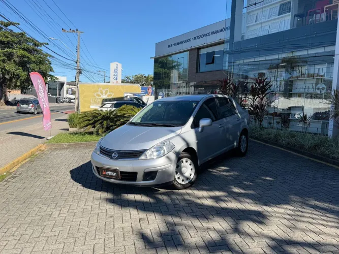 Nissan Tiida SL 1.8/1.8 Flex 16V Mec. 2012