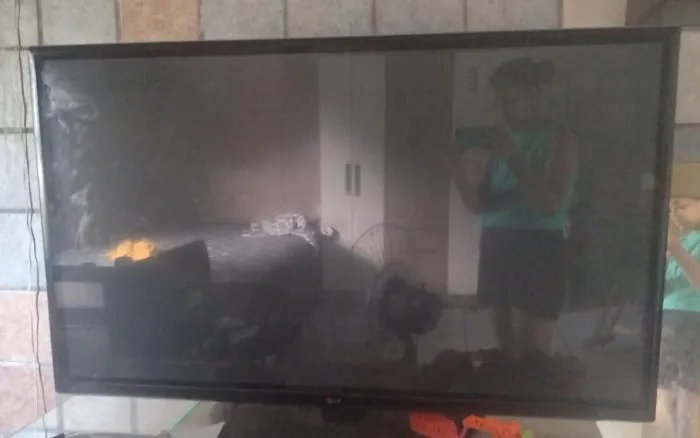 Tv. LG 55 polegadas plasma , para conserto ou retirada de peças. Muito bem conservada