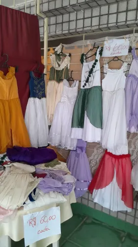 Passo aluguel de roupas 