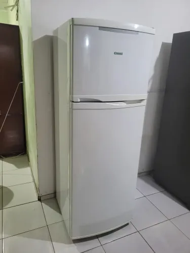 Geladeira quase Nova