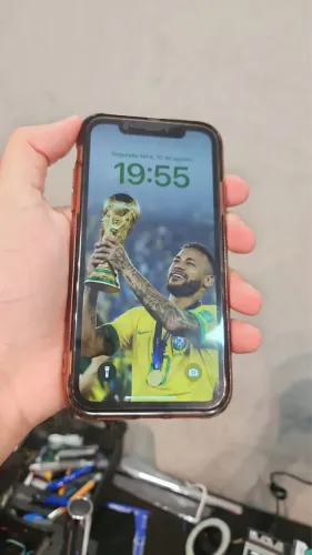 iPhone XR vermelho