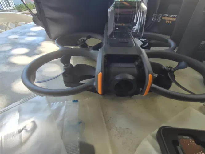 Drone DJI Avata 2 - 5 baterias