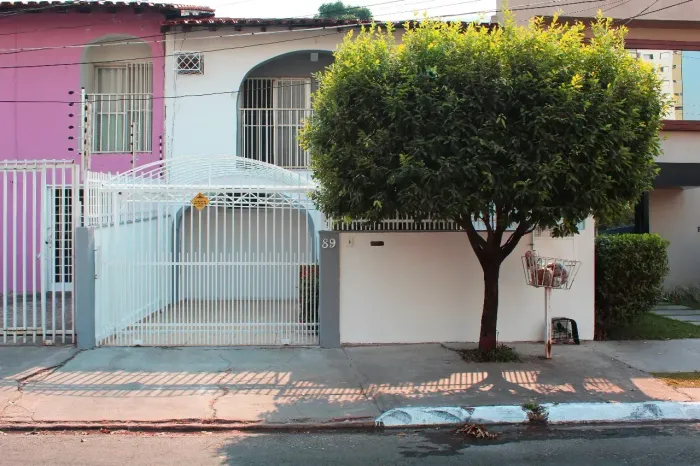 Casa a Venda com aptidão tanto pra Residencial como Comercial