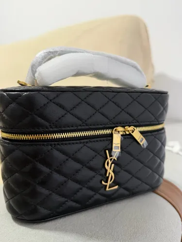 Bolsa Saint Laurent YSL Gaby Vanity Micro Preta Matelassê