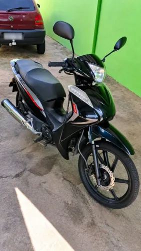 Vendo Shineray Jet 50Q toda revisa pneus originais tudo funcionando partida elétrica 