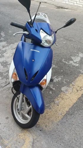 Imperdível Honda Lead azul e branca 2014 linda 