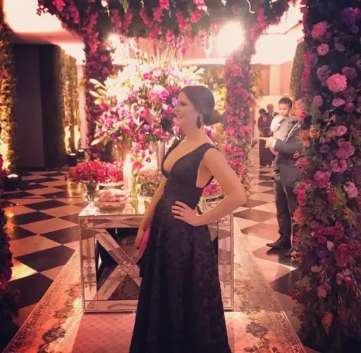 VESTIDO DE FESTA LONGO PRETO EM RENDA | ELEGANTE