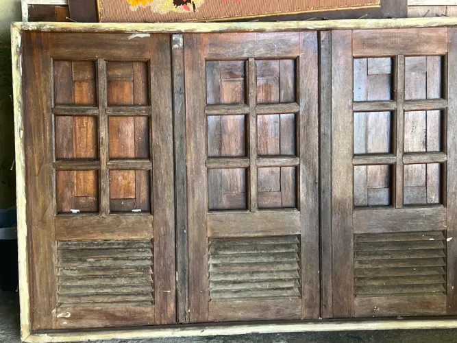 2 janelas de madeira