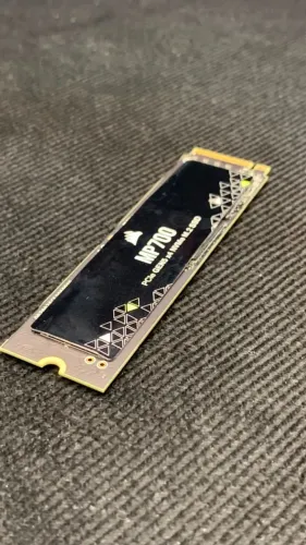 SSD NVME - 2TB CORSAIR MP700 GEN5 PCI 5.0 - (10.000mb/s Leitura & 10.000mb/s Escritura)