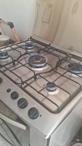 Fogão 5 bocas, 2 fornos (apenas um forno funcionando)
