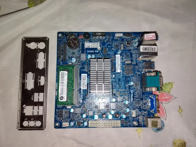 Placa mãe + fonte funcionando